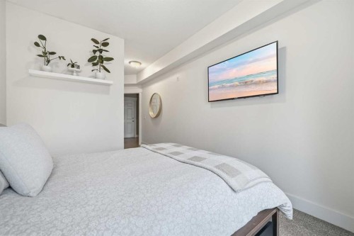 103-201 20 Avenue Ne, Calgary, AB - Indoor Photo Showing Bedroom