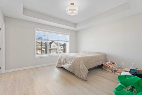 17 Creekstone Drive Sw, Calgary, AB 