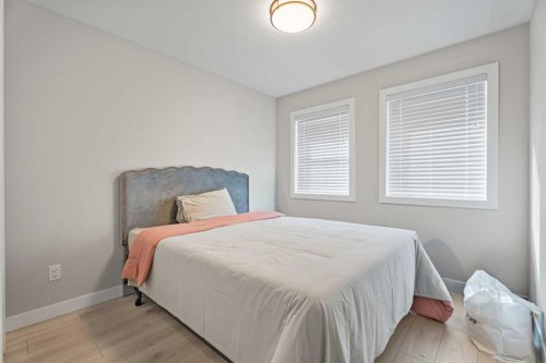 17 Creekstone Drive Sw, Calgary, AB 
