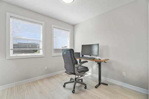 17 Creekstone Drive Sw, Calgary, AB 
