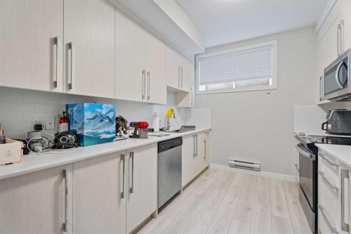 17 Creekstone Drive Sw, Calgary, AB 