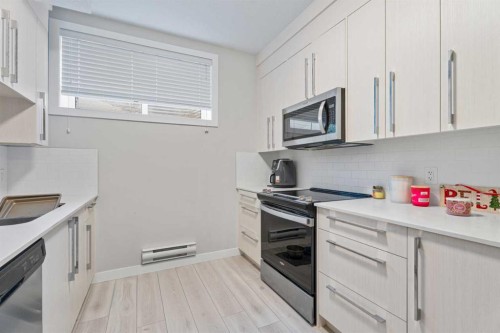 17 Creekstone Drive Sw, Calgary, AB 