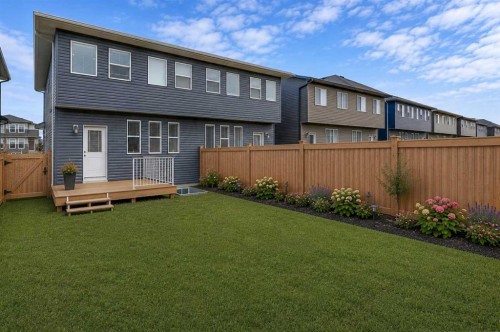 17 Creekstone Drive Sw, Calgary, AB 