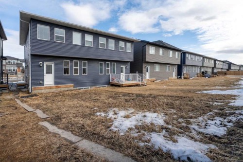 17 Creekstone Drive Sw, Calgary, AB 