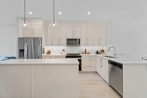17 Creekstone Drive Sw, Calgary, AB 