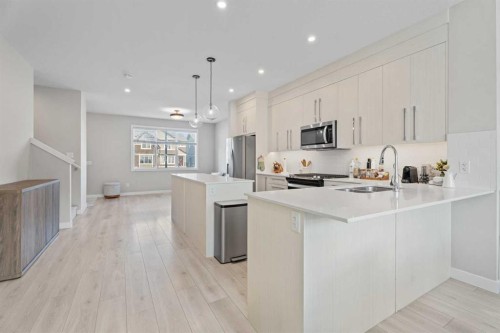17 Creekstone Drive Sw, Calgary, AB 