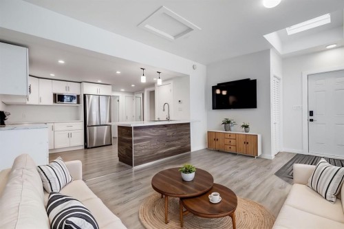 11 Foley Road Se, Calgary, AB - Indoor