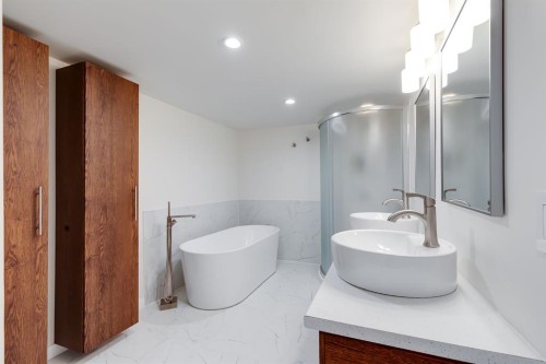 11 Foley Road Se, Calgary, AB - Indoor Photo Showing Bathroom