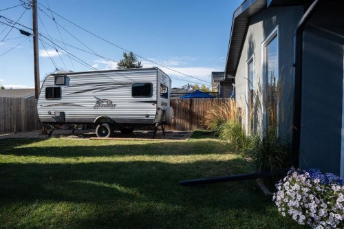 11 Foley Road Se, Calgary, AB - Outdoor