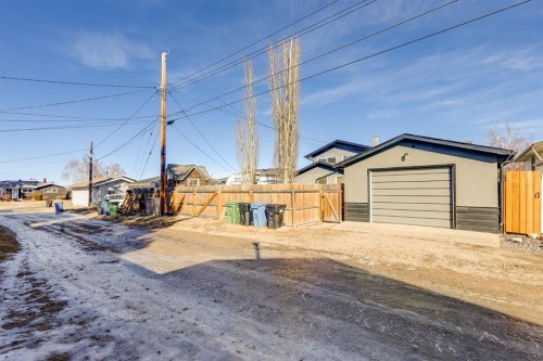 11 Foley Road Se, Calgary, AB - Outdoor