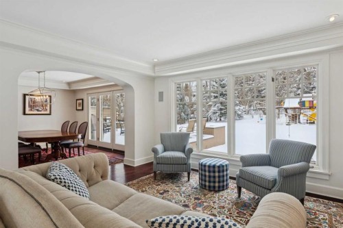 2210 12 Street Sw, Calgary, AB - Indoor Photo Showing Living Room
