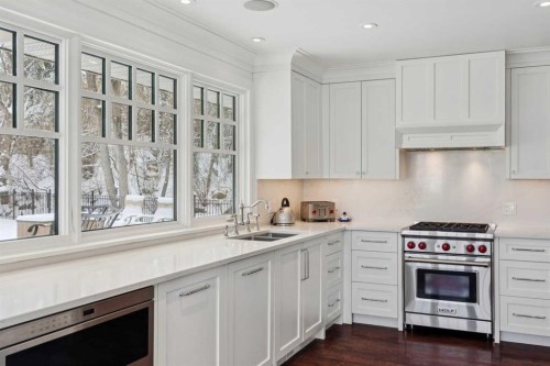 2210 12 Street Sw, Calgary, AB - Indoor Photo Showing Kitchen With Double Sink With Upgraded Kitchen