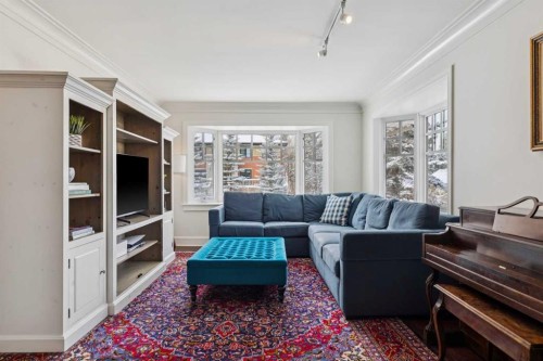 2210 12 Street Sw, Calgary, AB - Indoor Photo Showing Living Room