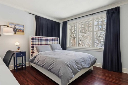 2210 12 Street Sw, Calgary, AB - Indoor Photo Showing Bedroom
