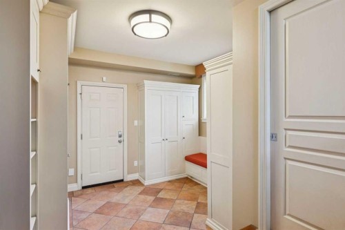 2210 12 Street Sw, Calgary, AB - Indoor Photo Showing Other Room