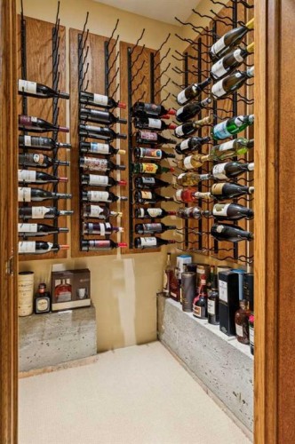 2210 12 Street Sw, Calgary, AB - Indoor Photo Showing Other Room