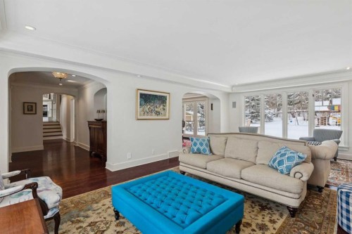 2210 12 Street Sw, Calgary, AB - Indoor Photo Showing Living Room
