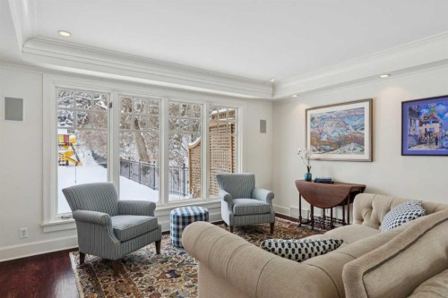 2210 12 Street Sw, Calgary, AB - Indoor Photo Showing Living Room