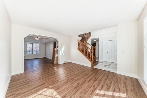 320 Sunmills Drive Se, Calgary, AB - Indoor