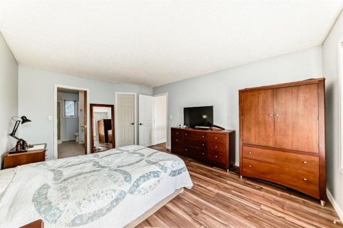 320 Sunmills Drive Se, Calgary, AB - Indoor Photo Showing Bedroom