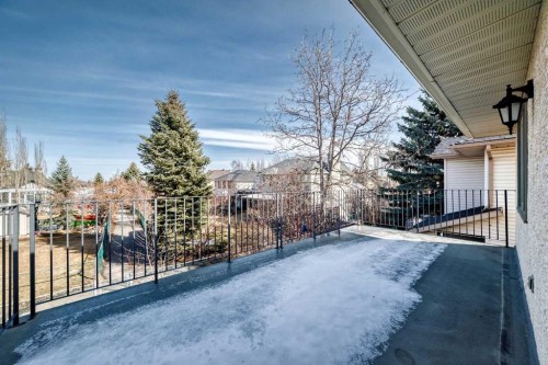 320 Sunmills Drive Se, Calgary, AB - Outdoor