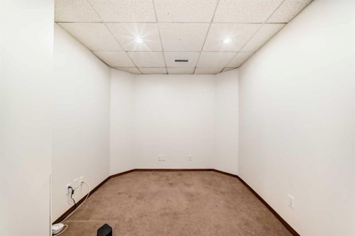 320 Sunmills Drive Se, Calgary, AB - Indoor Photo Showing Other Room