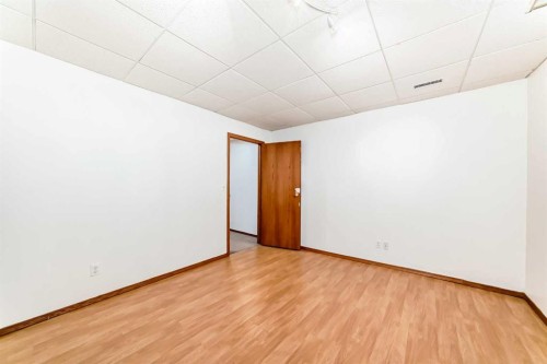 320 Sunmills Drive Se, Calgary, AB - Indoor Photo Showing Other Room