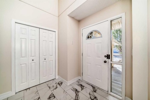 320 Sunmills Drive Se, Calgary, AB - Indoor Photo Showing Other Room