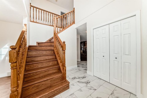 320 Sunmills Drive Se, Calgary, AB - Indoor Photo Showing Other Room