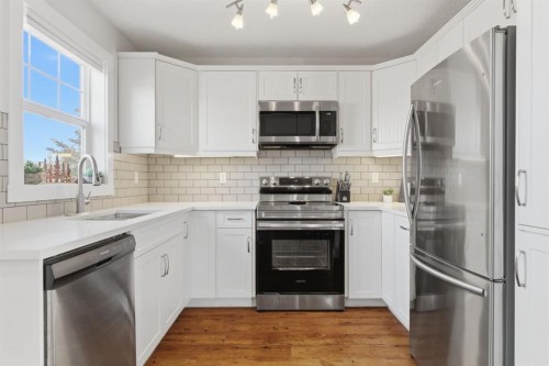 212 Cottageclub Crescent, Rural Rocky View County, AB - Indoor Photo Showing Kitchen With Upgraded Kitchen