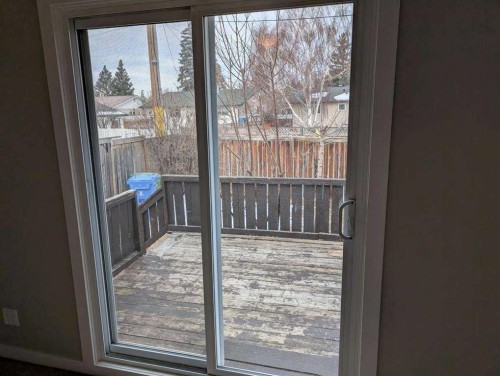 528 Queensland Place Se, Calgary, AB - Indoor Photo Showing Other Room