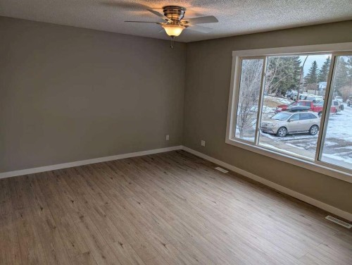 528 Queensland Place Se, Calgary, AB - Indoor Photo Showing Other Room
