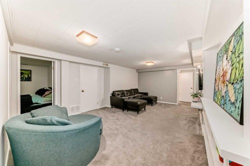 8043 Elbow Drive Sw, Calgary, AB - Indoor