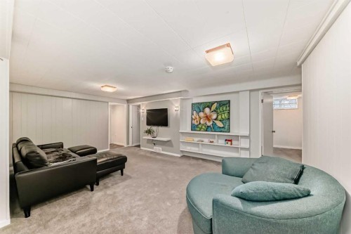 8043 Elbow Drive Sw, Calgary, AB - Indoor