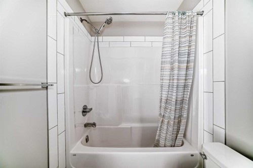 57 Skyview Ranch Avenue Ne, Calgary, AB - Indoor Photo Showing Bathroom