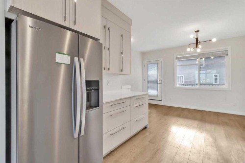 6323 128 Avenue Ne, Calgary, AB - Indoor Photo Showing Kitchen With Stainless Steel Kitchen
