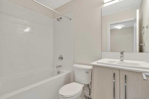 6323 128 Avenue Ne, Calgary, AB - Indoor Photo Showing Bathroom