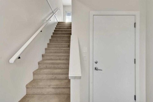 6323 128 Avenue Ne, Calgary, AB - Indoor Photo Showing Other Room