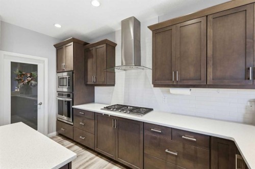 10 Riviera Place, Cochrane, AB - Indoor Photo Showing Kitchen