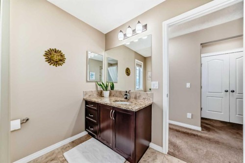 301 Kincora Glen Rise Nw, Calgary, AB - Indoor Photo Showing Bathroom