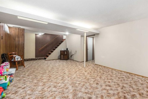 5039 Nemiskam Road Nw, Calgary, AB - Indoor Photo Showing Other Room