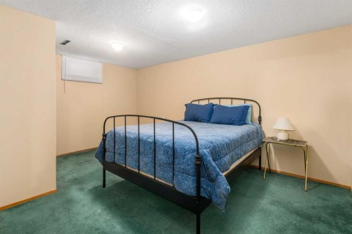 5039 Nemiskam Road Nw, Calgary, AB - Indoor Photo Showing Bedroom
