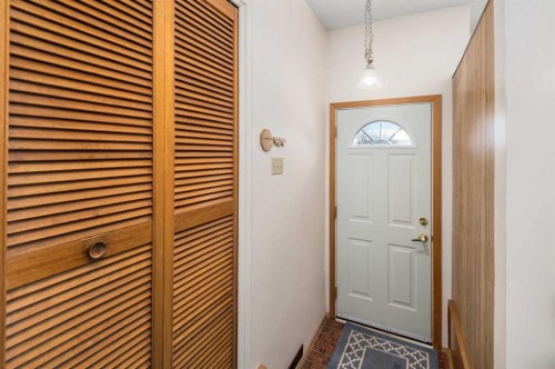 5039 Nemiskam Road Nw, Calgary, AB - Indoor Photo Showing Other Room