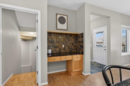 389 Elgin Way Se, Calgary, AB - Indoor Photo Showing Other Room