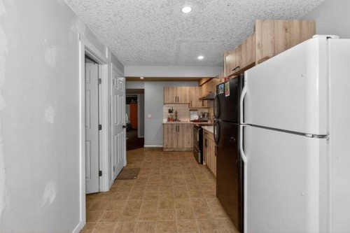 246 Saddlebrook Way Ne, Calgary, AB - Indoor Photo Showing Kitchen