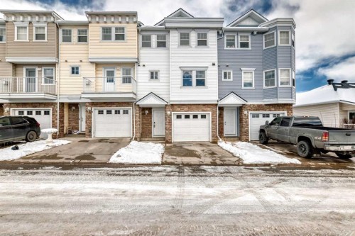 35 Tucker Circle  Okotoks, AB T1S 2J6