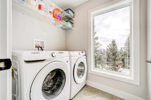 39 Kananaskis Way, Coleman, AB - Indoor Photo Showing Laundry Room