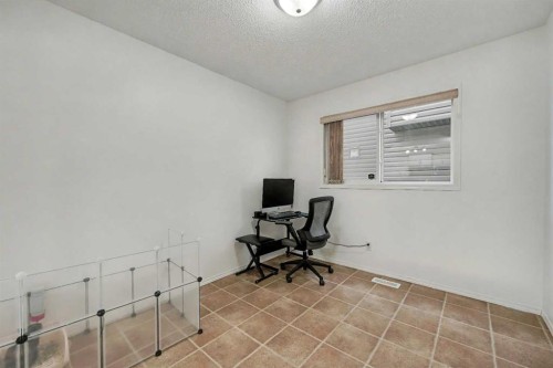 12 Tarawood Grove Ne, Calgary, AB - Indoor Photo Showing Other Room