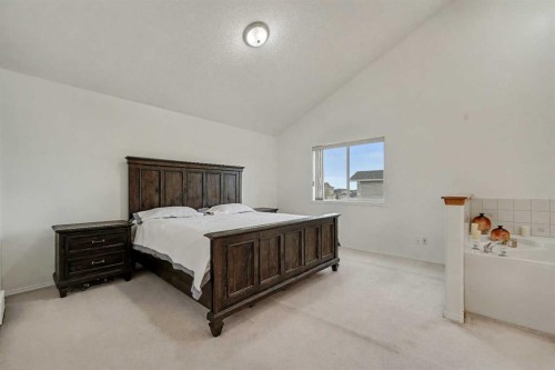 12 Tarawood Grove Ne, Calgary, AB - Indoor Photo Showing Bedroom