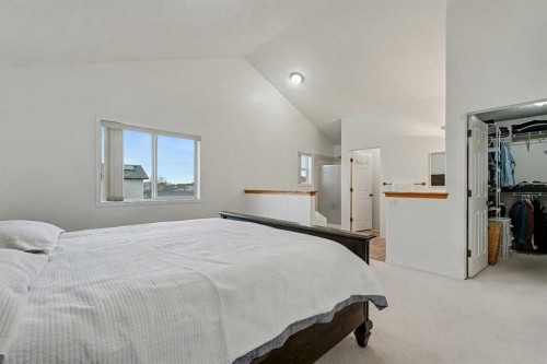 12 Tarawood Grove Ne, Calgary, AB - Indoor Photo Showing Bedroom